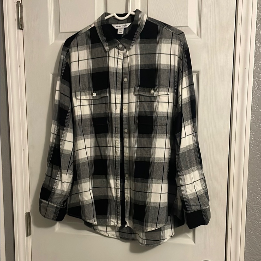 Old Navy Black and White Plaid Flannel Shirt